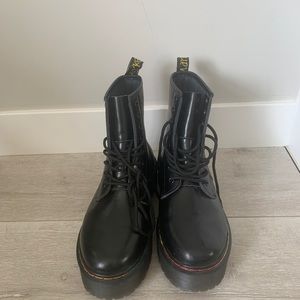 Leather bouncing soles, new condition.